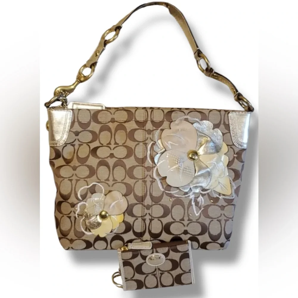 Coach Carly Bleecker & Wallet $398 Ret Tan & Brown Signature Shoulder Bag Set